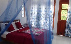 Nature'S Glow Home Stay And Restaurant
